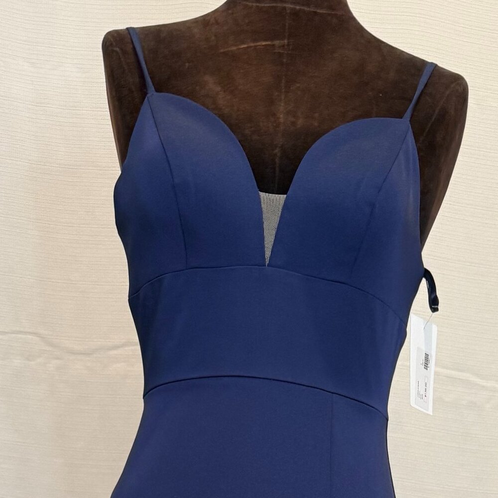 Beautiful blue dress size 6